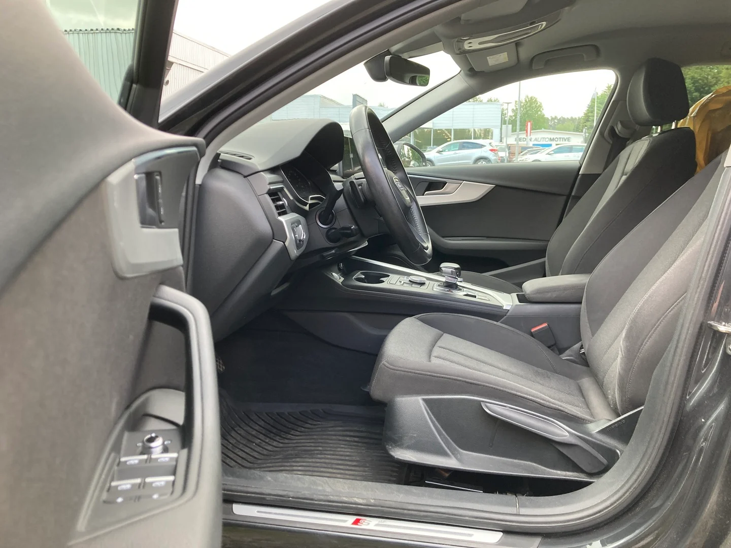 Car Image - 6u8tszWH7CVRVhg9nFHfzb