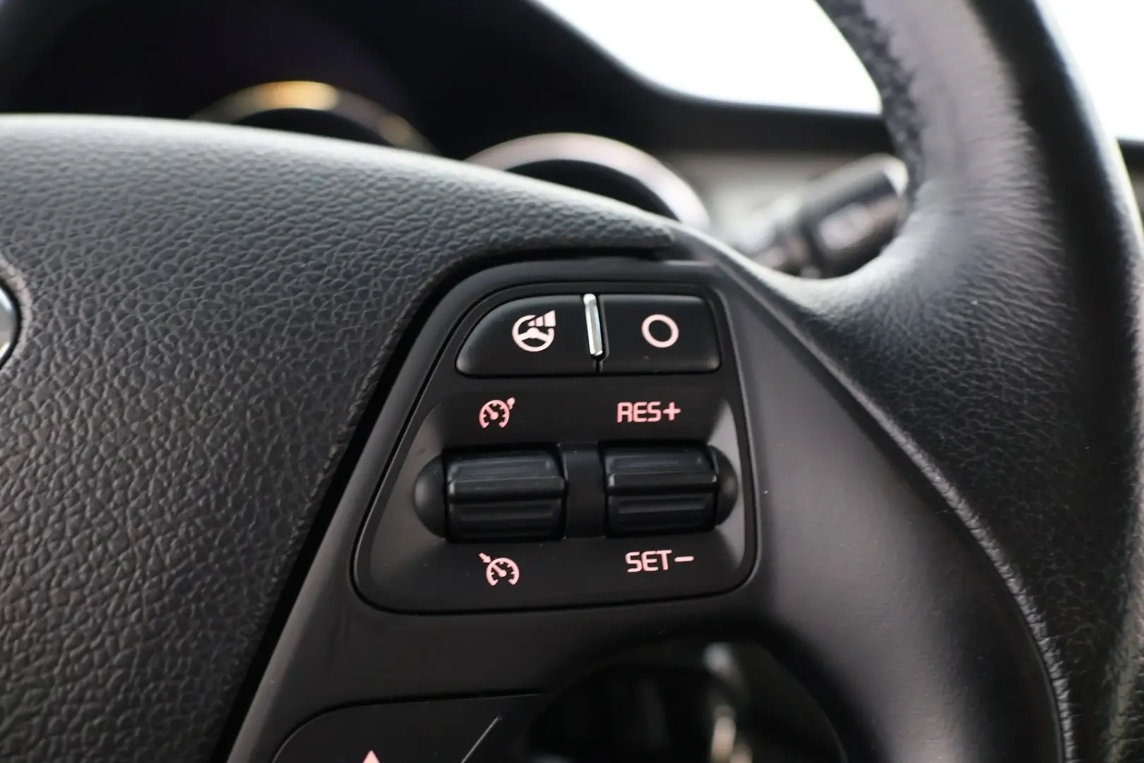 Car Image - 6TPPFqxEIFLxKmbsjwVj6u