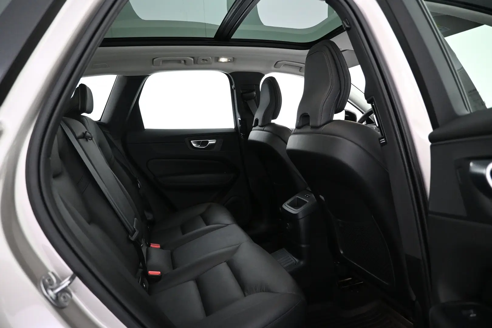 Car Image - 6bV15DpUPWJKIf401LAf6e
