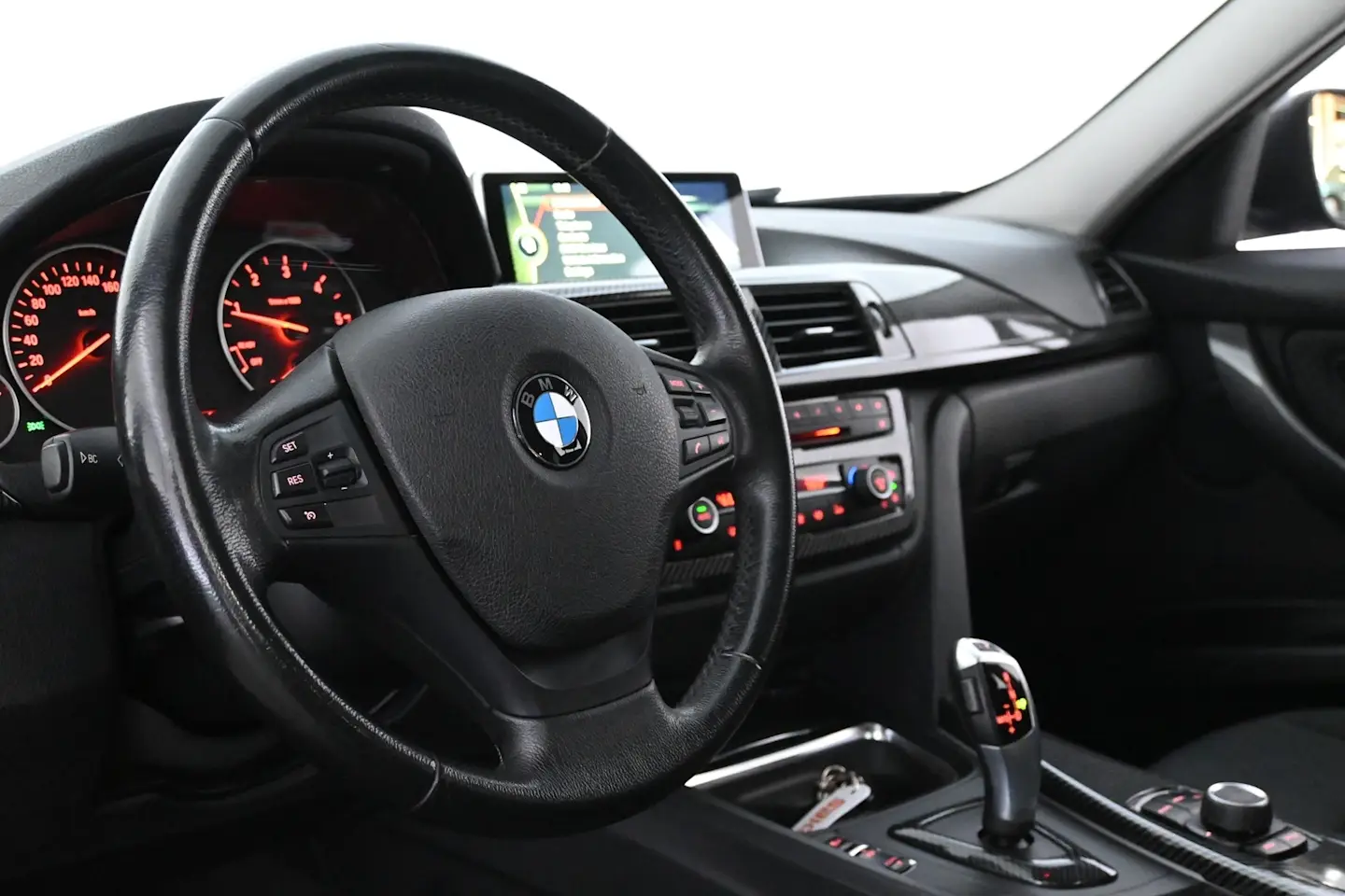 Car Image - xTTOVWgoigXYlx2ybWEaB