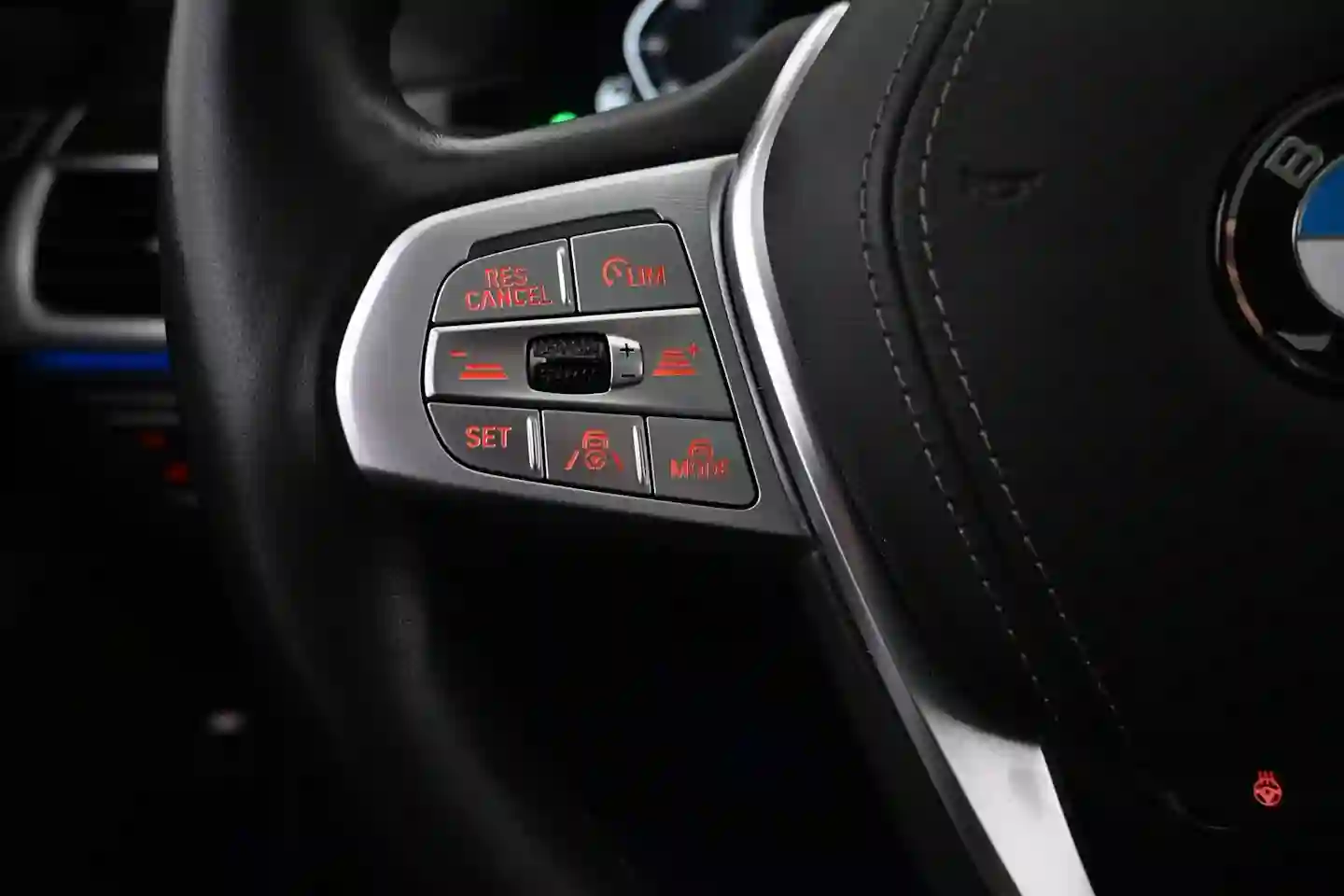 Car Image - 6HaWT749U0YPhziEg579IT