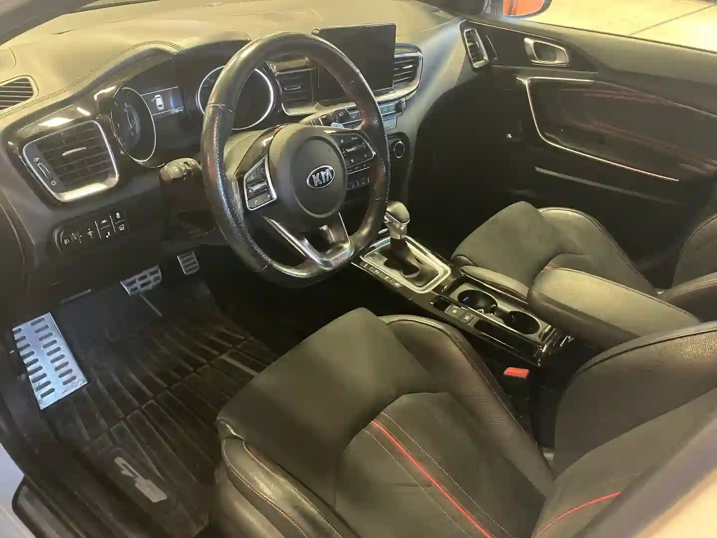 Car Image - 1YqB6uH9qAJ56YzhHiCL5l