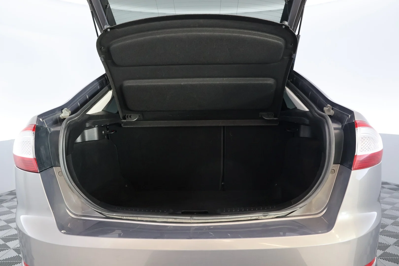 Car Image - 2Ssjbi8uAA5AbgYz5aLL9P