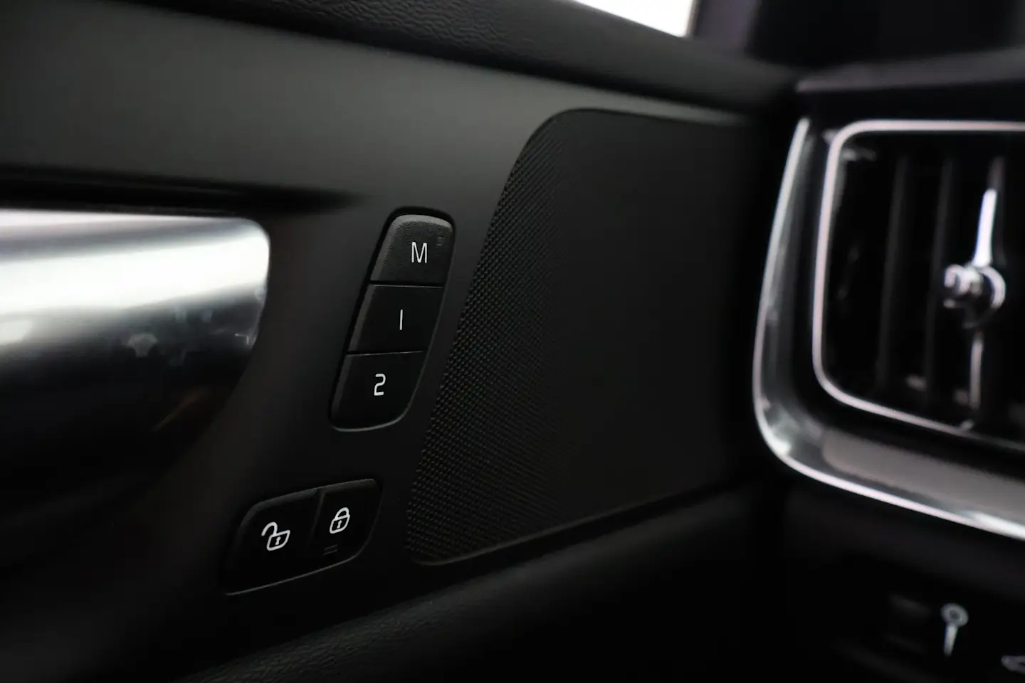 Car Image - 3uhiCVC8M0BuOMniQkR9yc