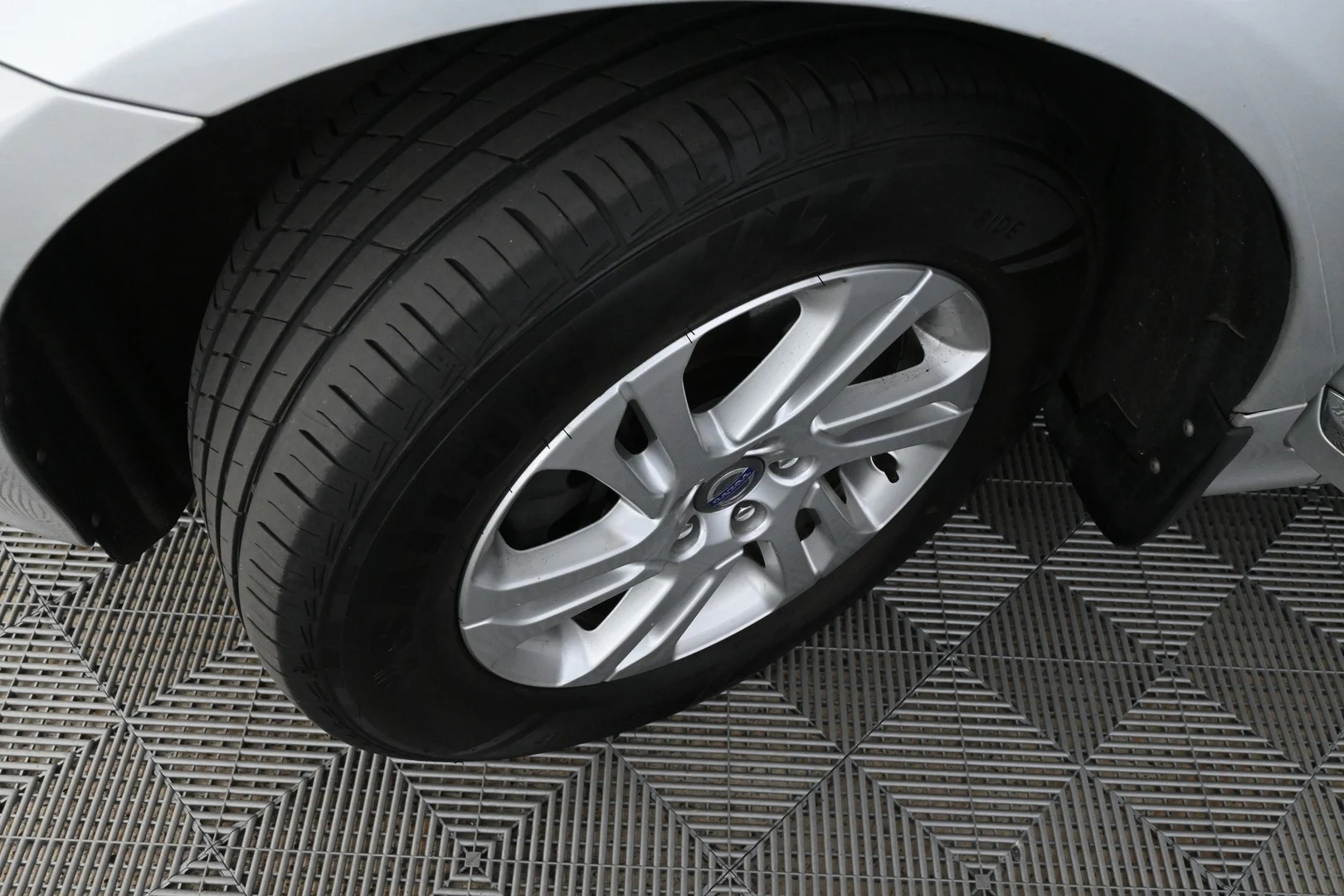 Car Image - 3pbqIWhiimvNeN4kon0ysu