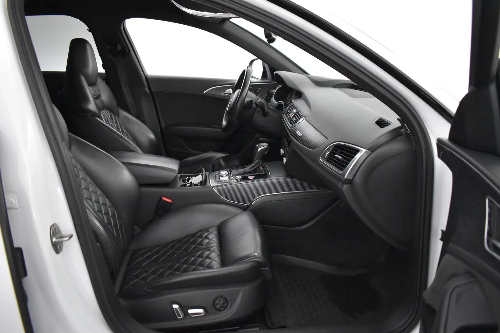 Car Image - 3nFUvN1M9aJVHc8W7sVHe3