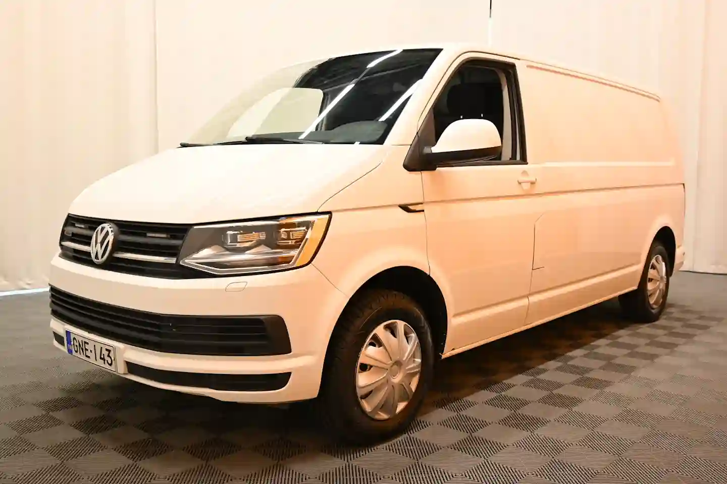 Car Image - 1S4RYQOeQbn9VoY42DLLKV