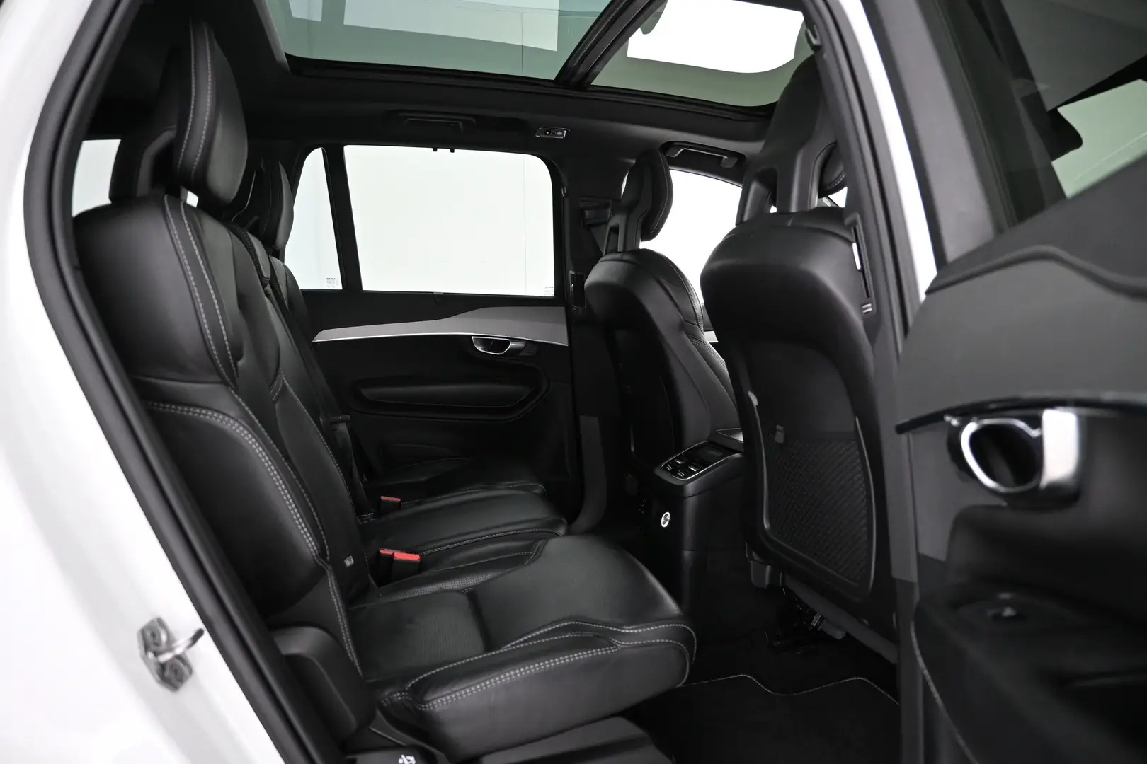 Car Image - 3vTpLUO9CXhuJhwWhlcQRe