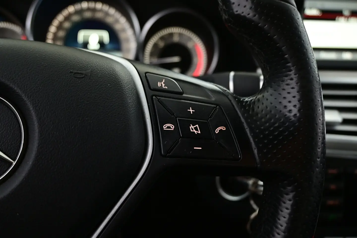 Car Image - 5TWscnpUxzUFI4HVBX4yfN