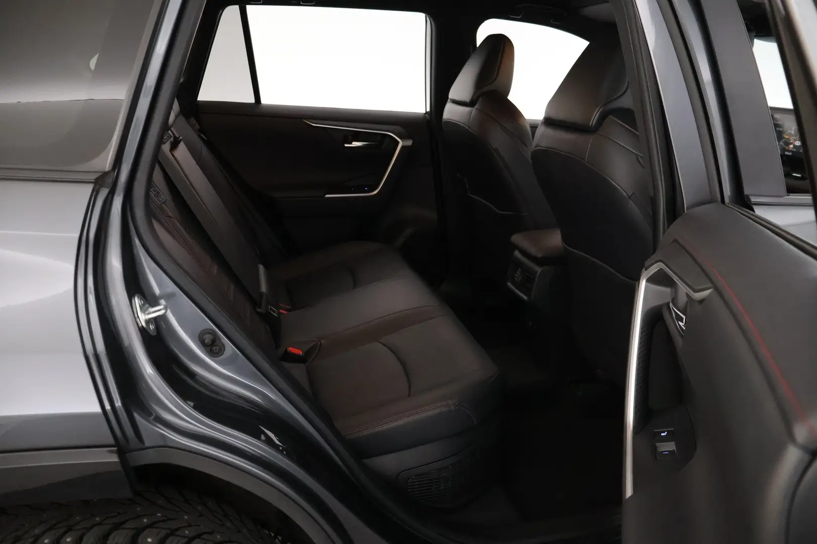 Car Image - 3iFoBZbzWo5nheS2Wk9hLt