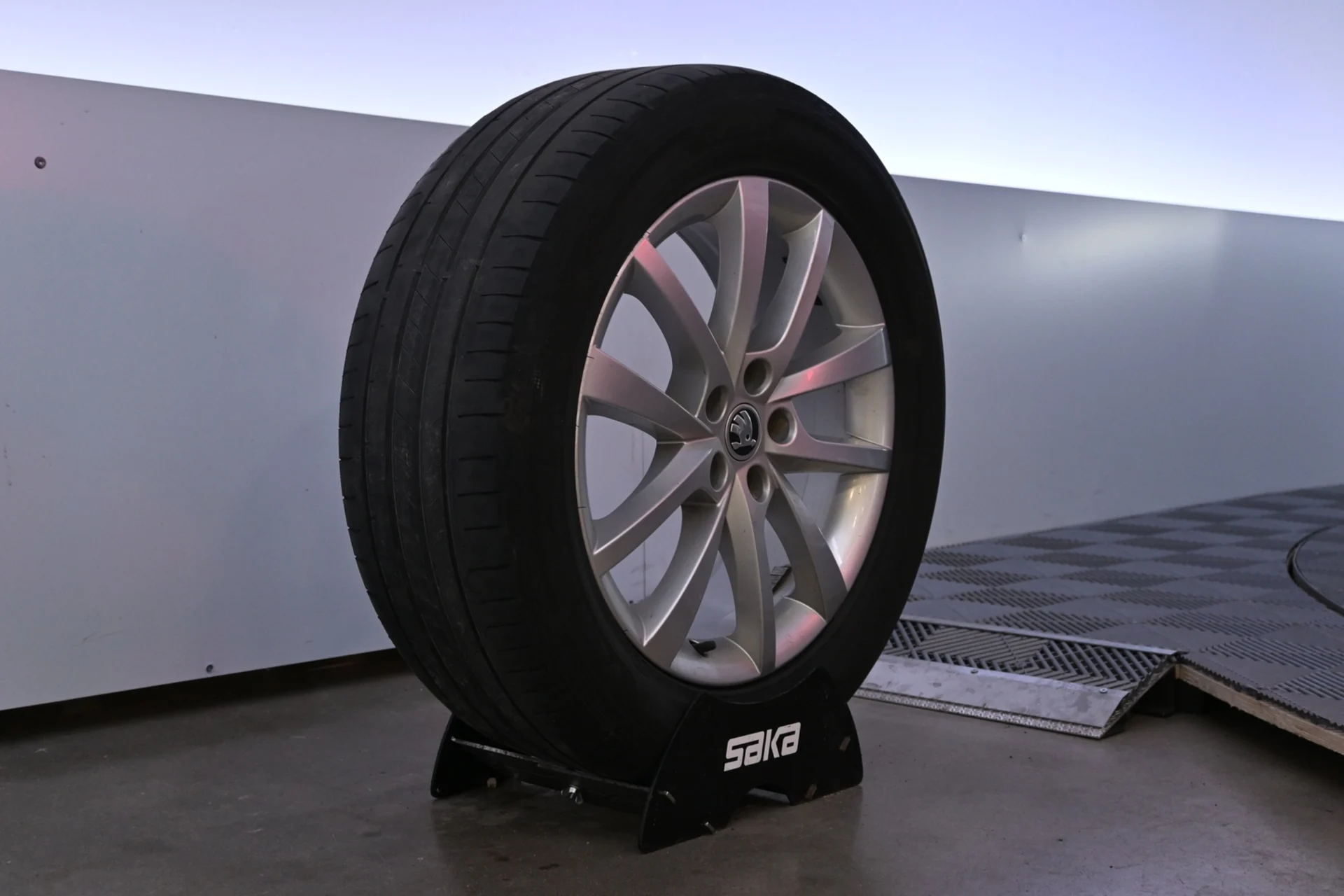 Car Image - 29ApSSFYxLKugIJRfs1iUJ