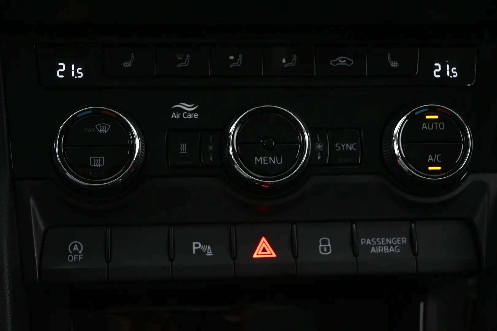 Car Image - 1Y4iDyslS0i4sURLlJblEF