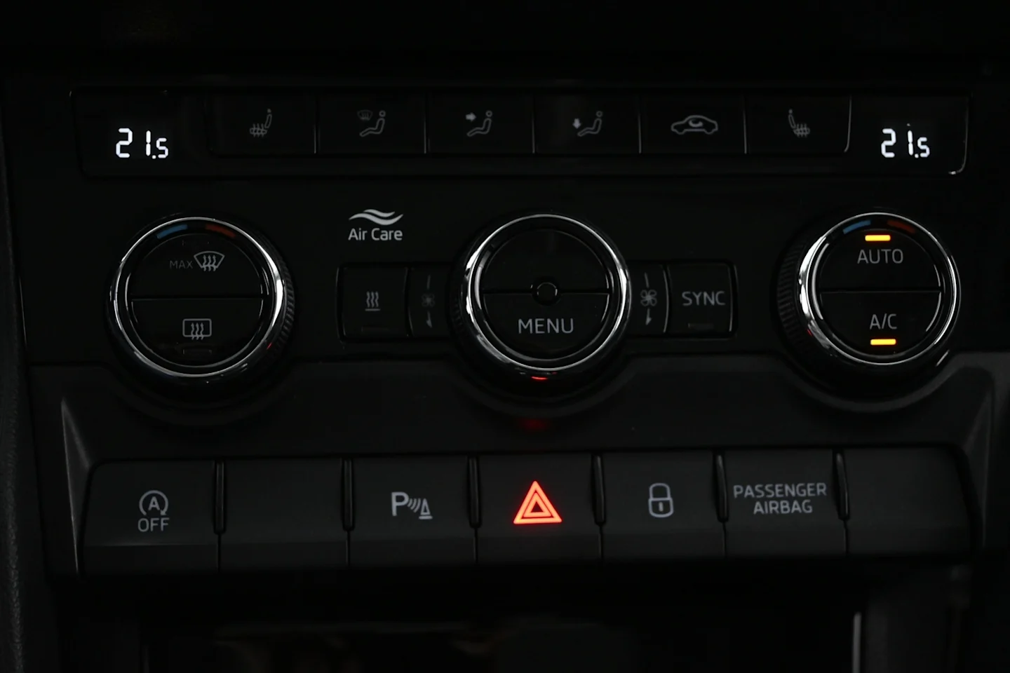 Car Image - 1Y4iDyslS0i4sURLlJblEF