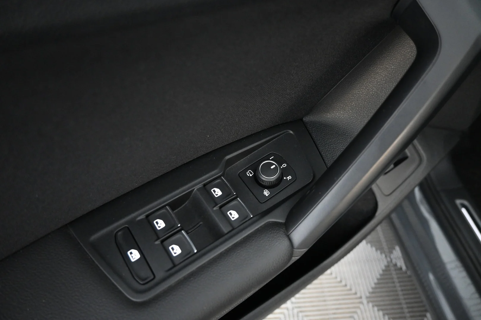 Car Image - 2try3JmzgPP0jeGQWpD7xT
