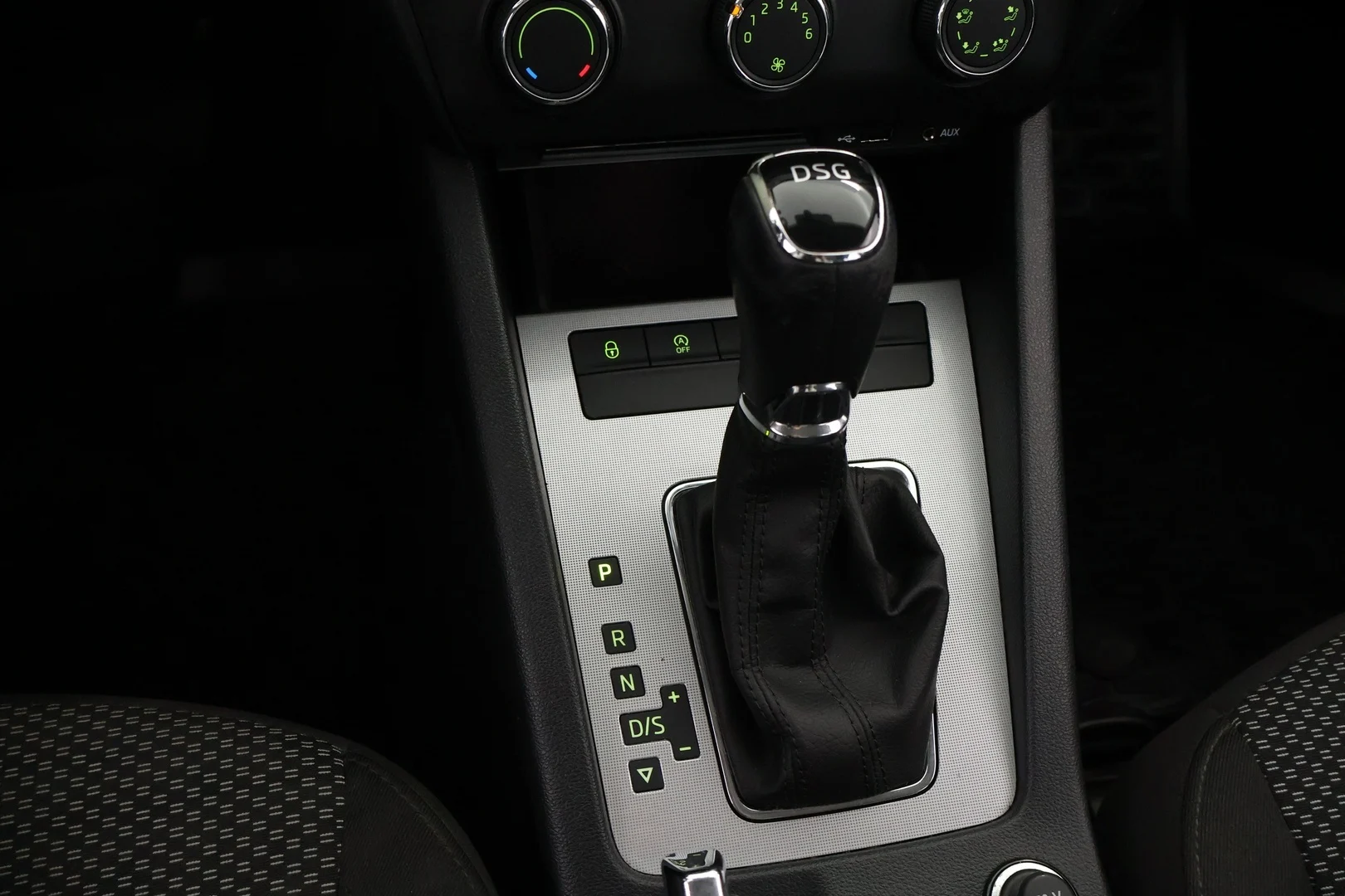 Car Image - 4mMU677XFS0Xh9MYCyPofk