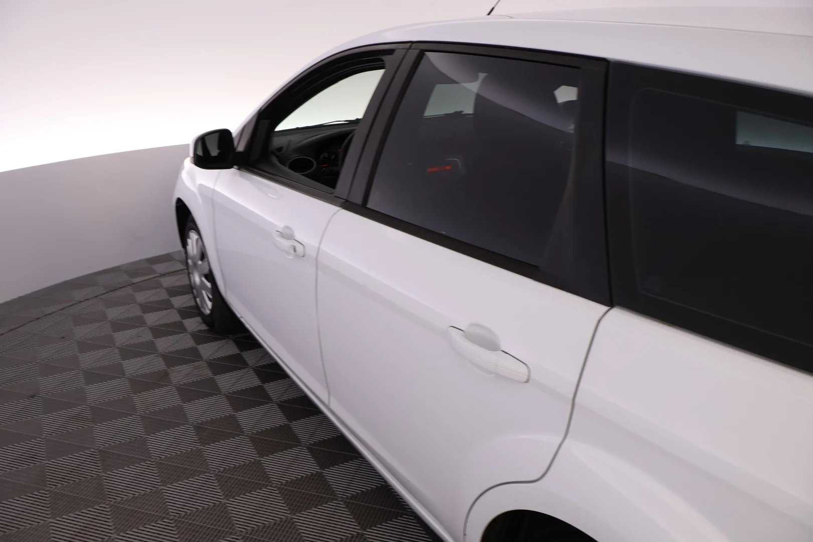 Car Image - 74fjMf80PIOByU68DExu0L