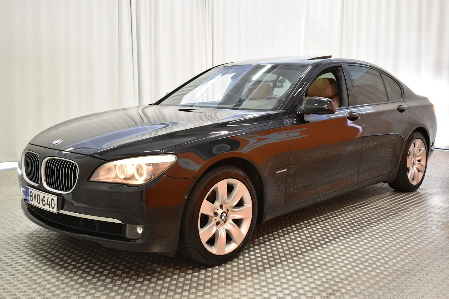 Car Image - fmU7IaI1vwipYcn9VYN94