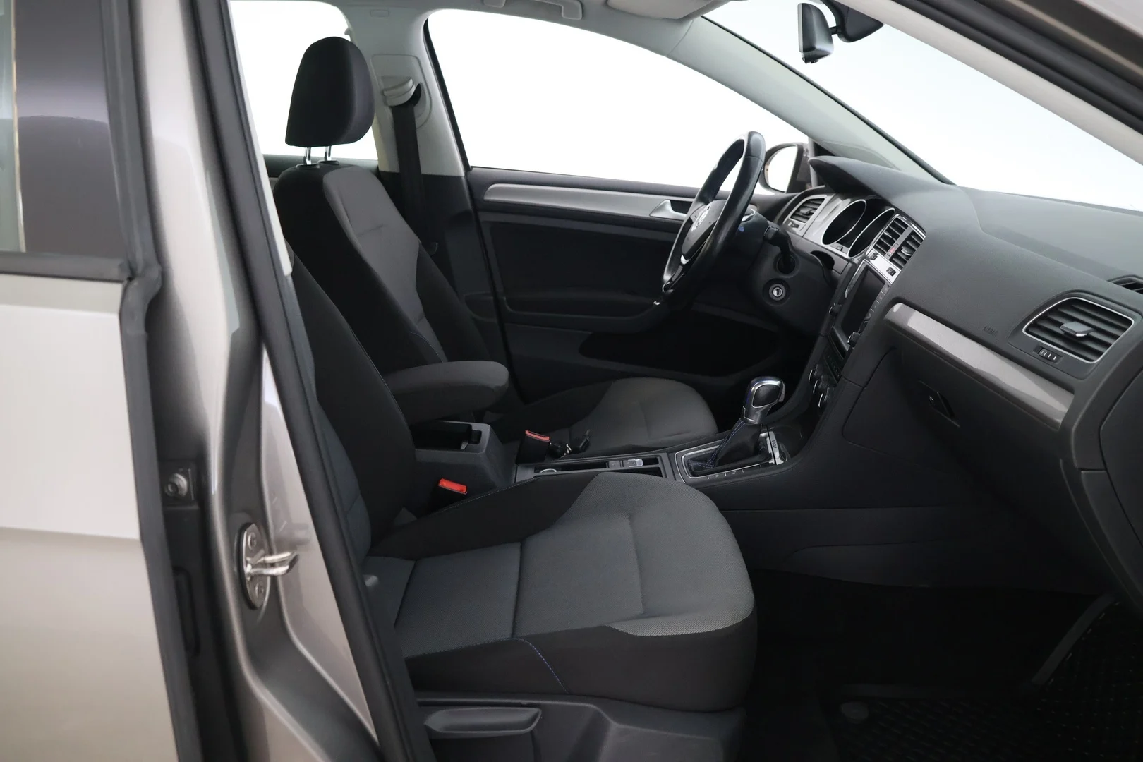 Car Image - 40vi2DuNqrjqXj3CsxK03a