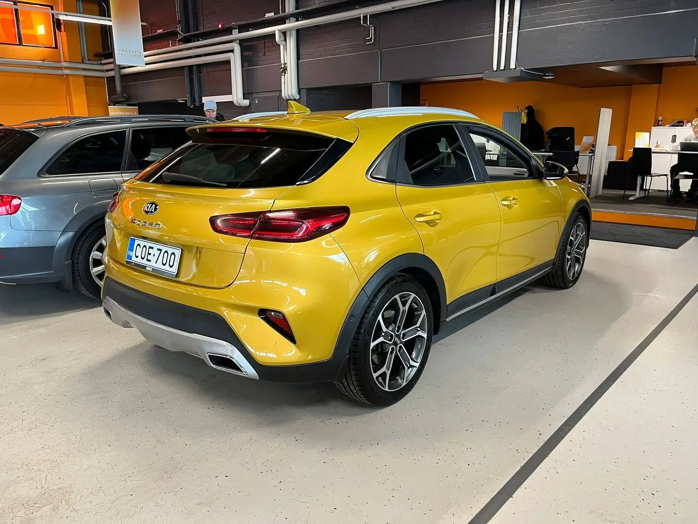 Car Image - 4AEnOEsfuaxzhW6DBogrfG
