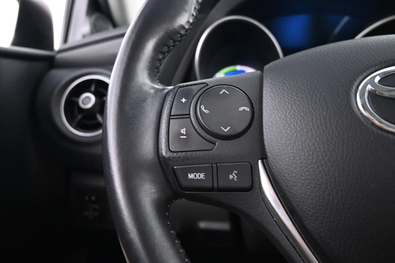 Car Image - 2HN0zktt3mX3ZyisvaiYuA