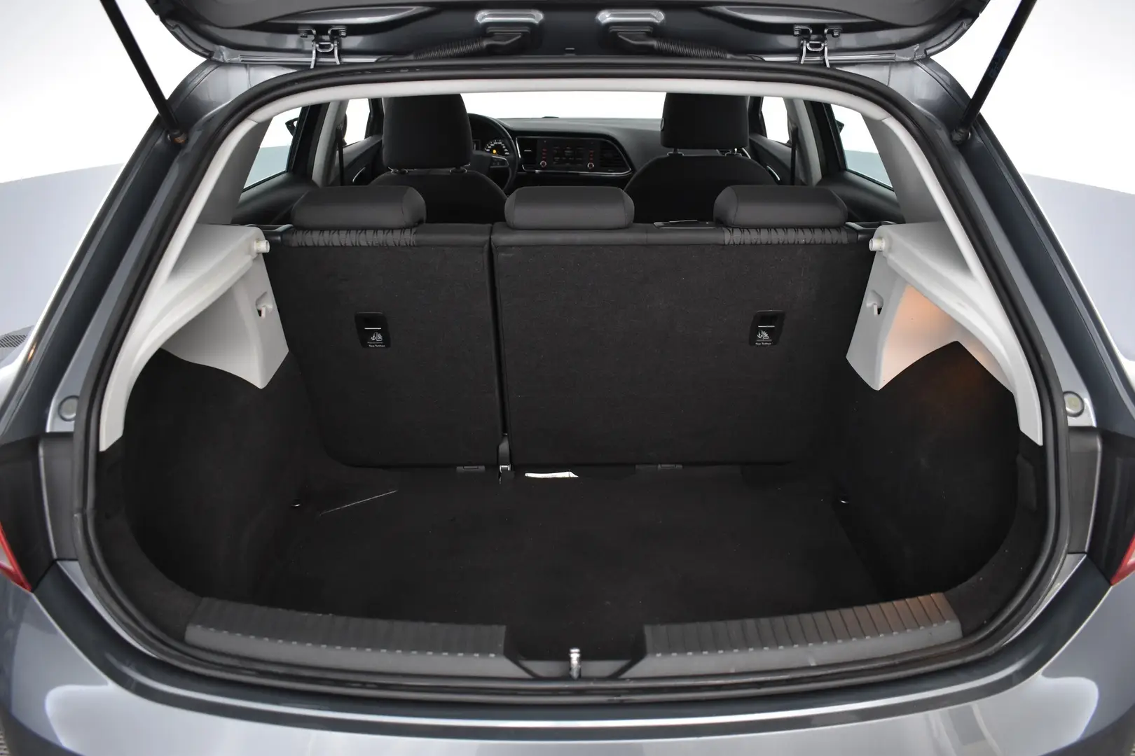 Car Image - 2DLf5hhepPJAsYHhngVFzY