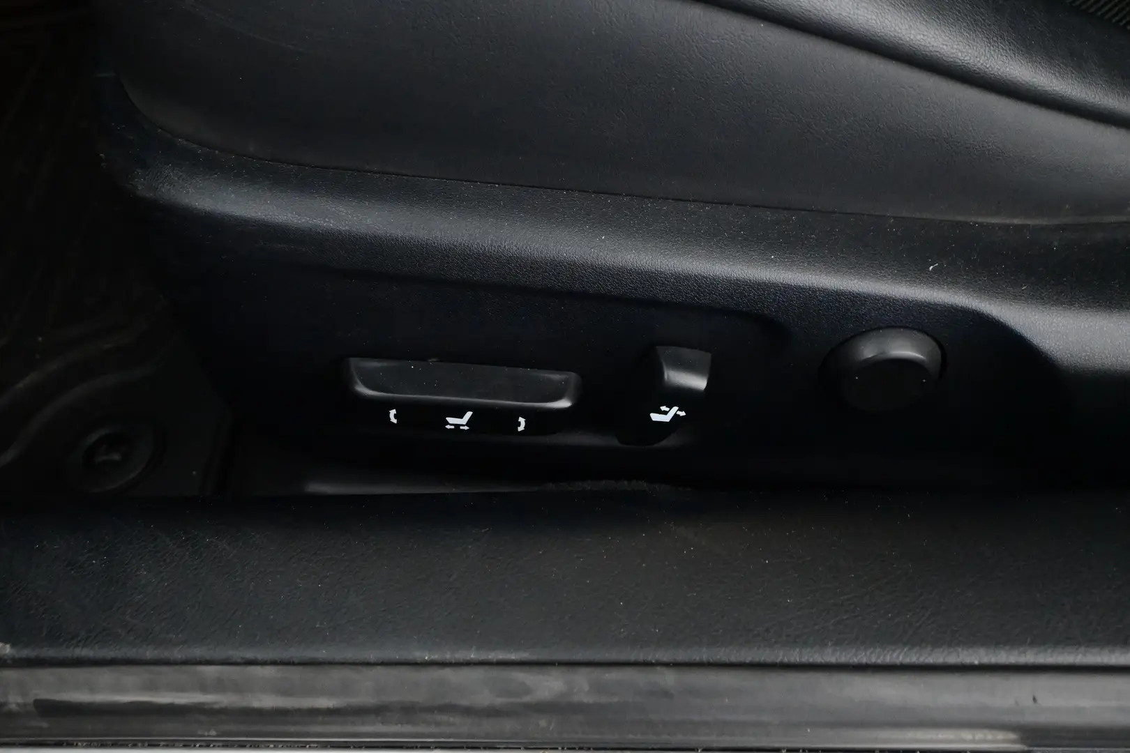 Car Image - 6fKwNo8fVVPq22Mnk8V92n