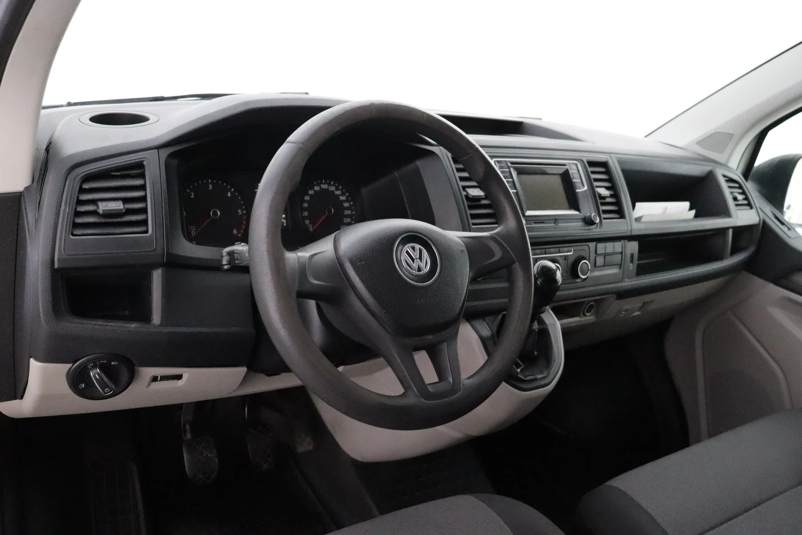 Car Image - 5YOZZQ4JNNlVicdN6fDKbD