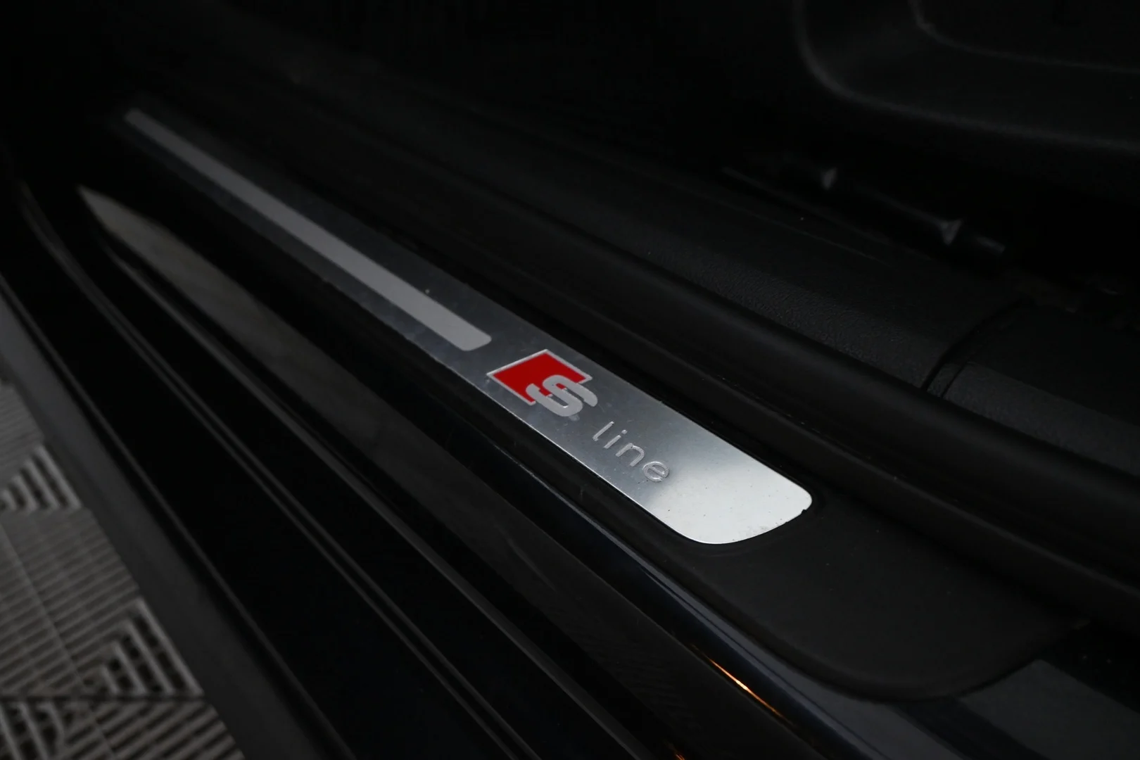 Car Image - 7sqYYRPhA4yKvGJCcc15Z8