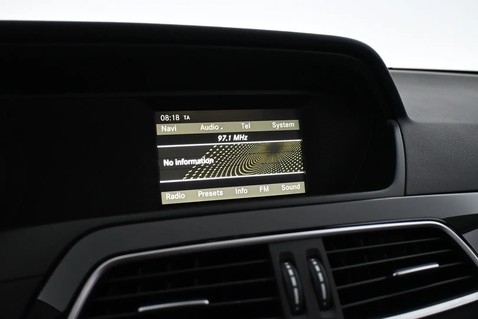 Car Image - 8ytHJv8RnUQdaM214sYfx
