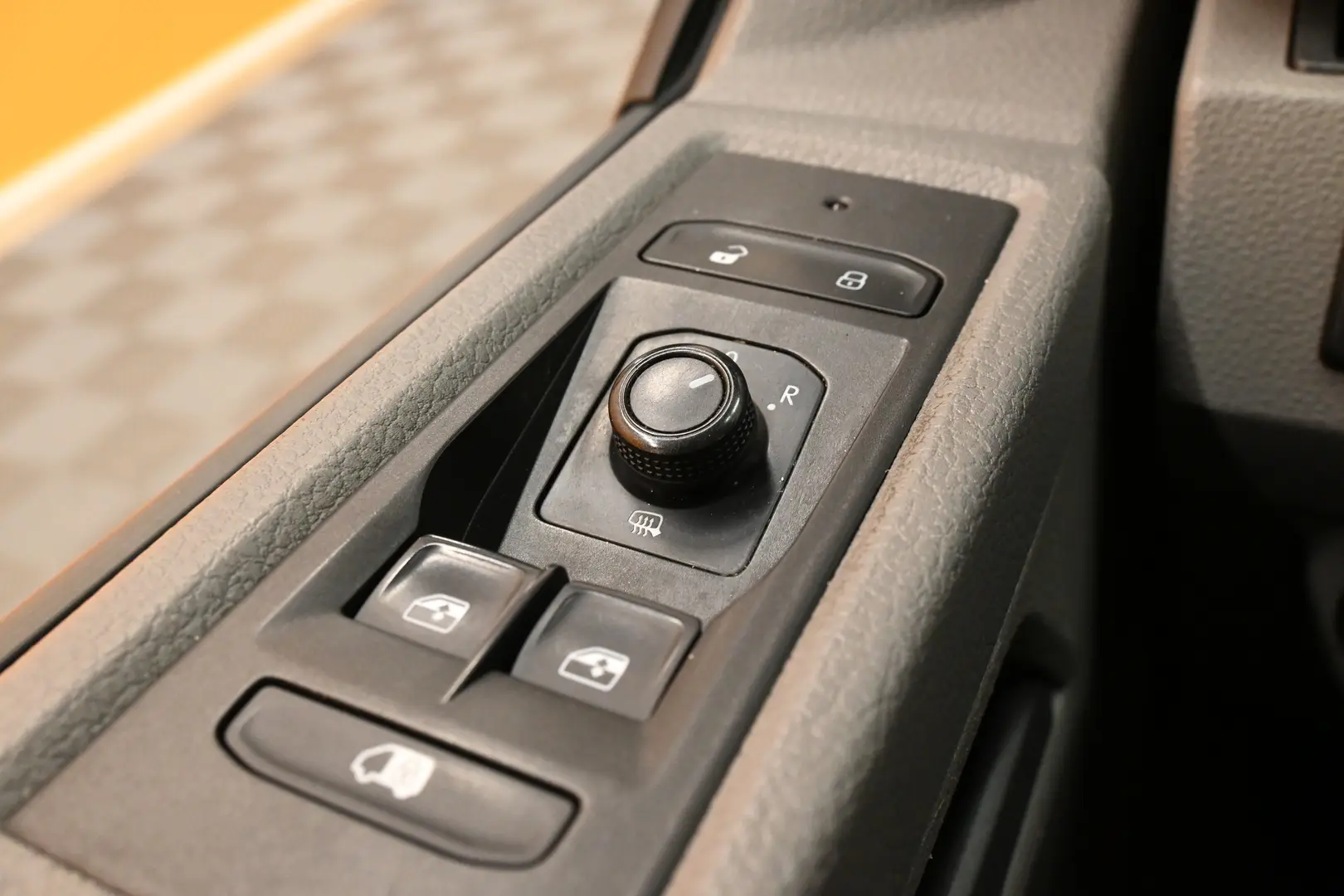 Car Image - 5CSUaYqk2ekdVpVtavY8Z2