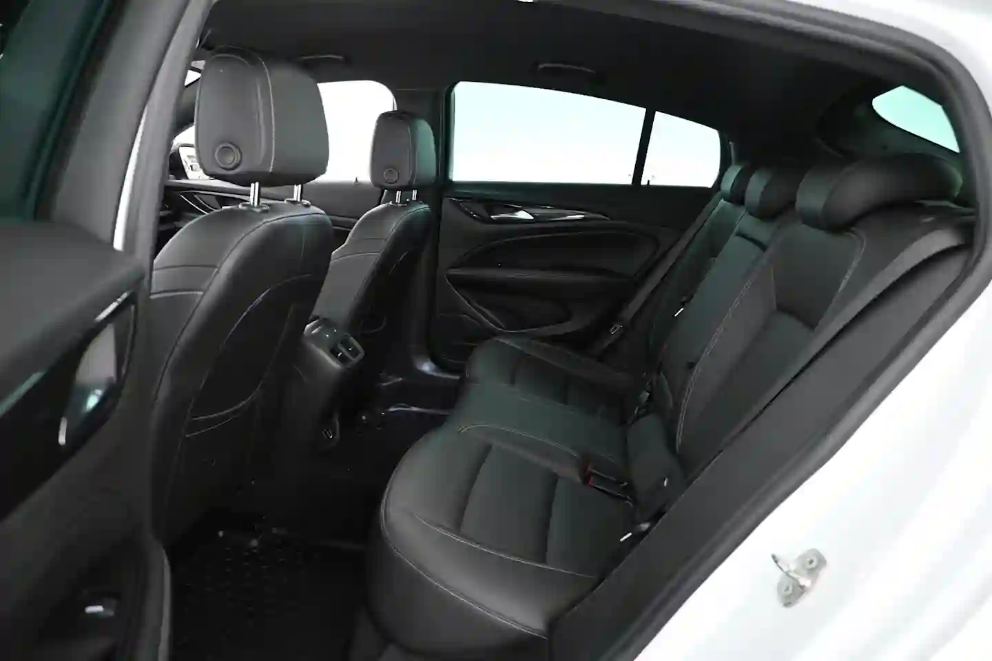 Car Image - 6dk0MuAzFNFlMV9CZBypjh