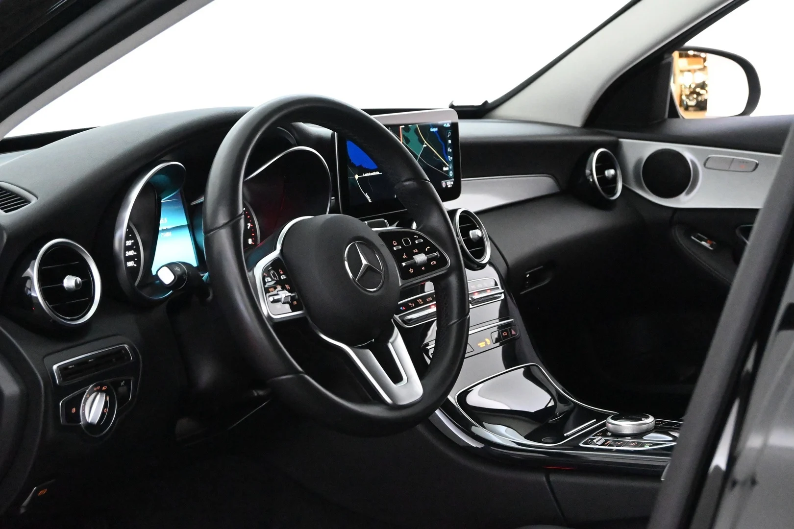 Car Image - 2SsqXMjY9MV1r5rCEtqHZa