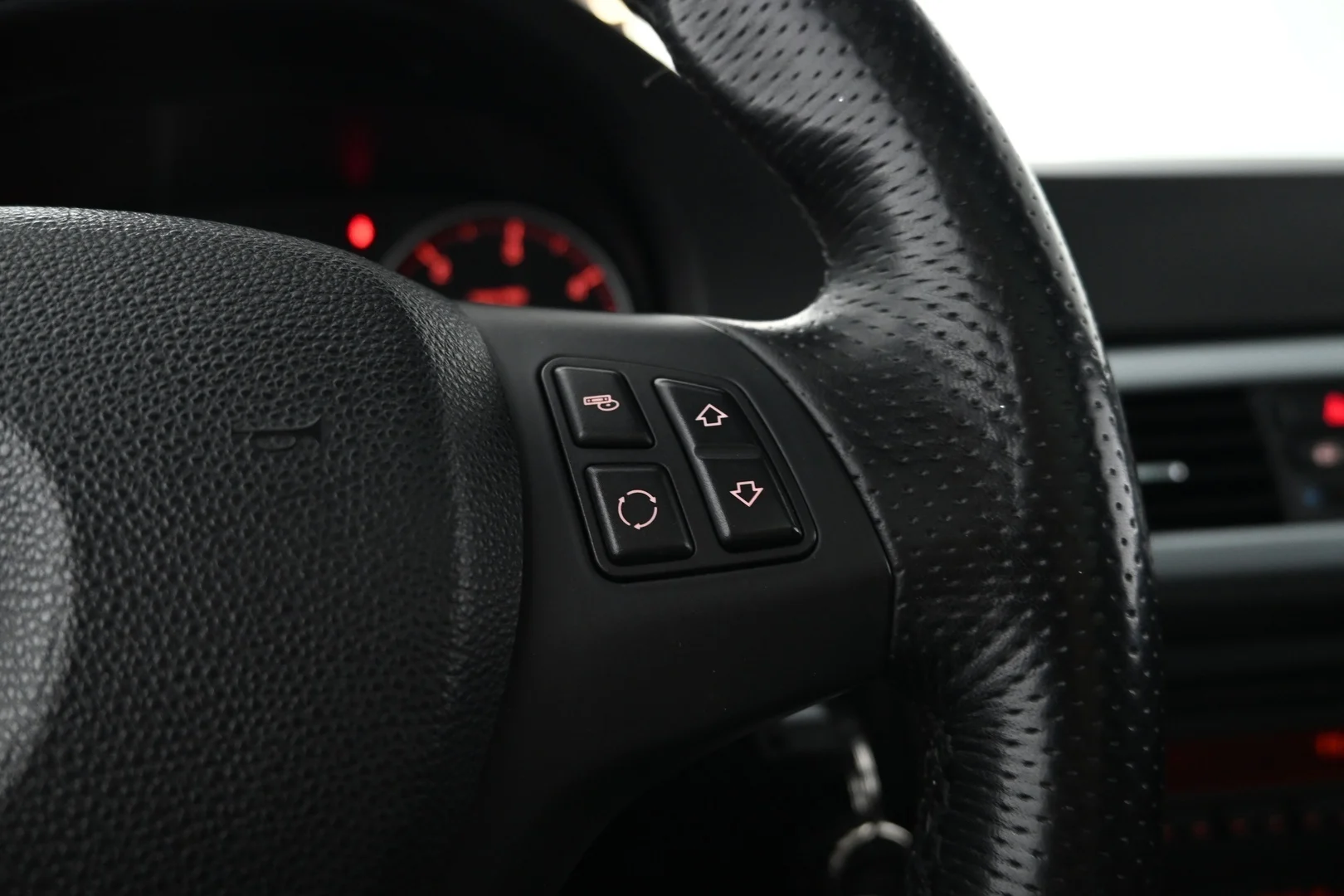 Car Image - 3Fn45geCD4pG4rfyUiOTkW