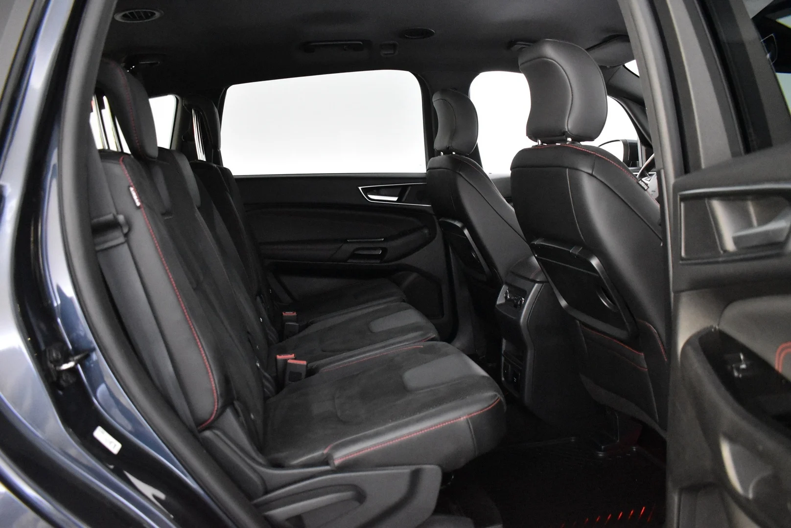 Car Image - 635k16mOJ75XbGxWn83XzE