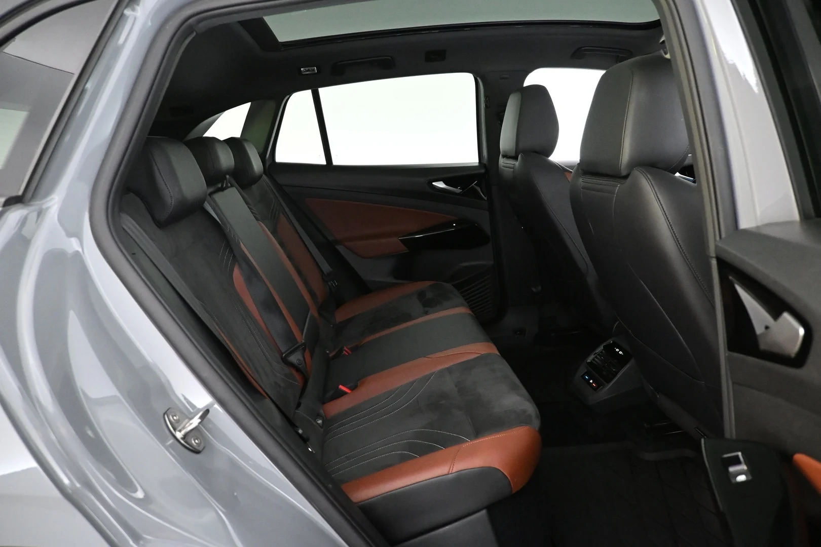Car Image - 4LIhS2L6Dzq2pR3vtVBjqT