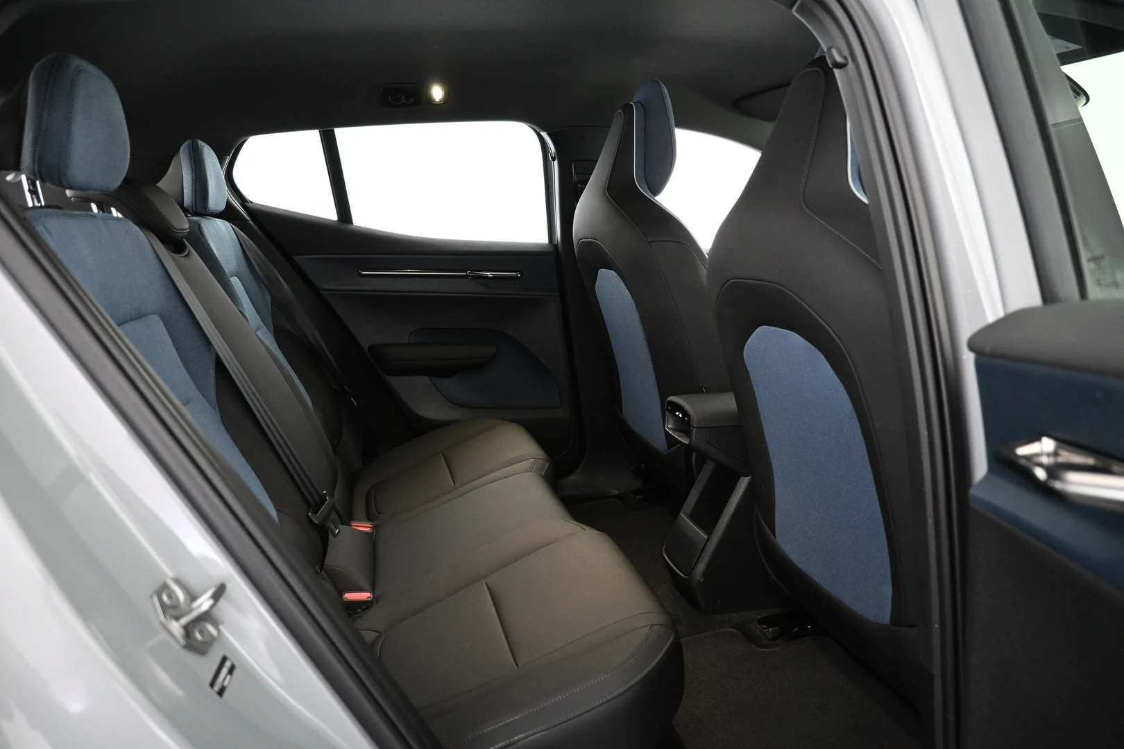 Car Image - 3MT962SBnLPcqZMViPIskL