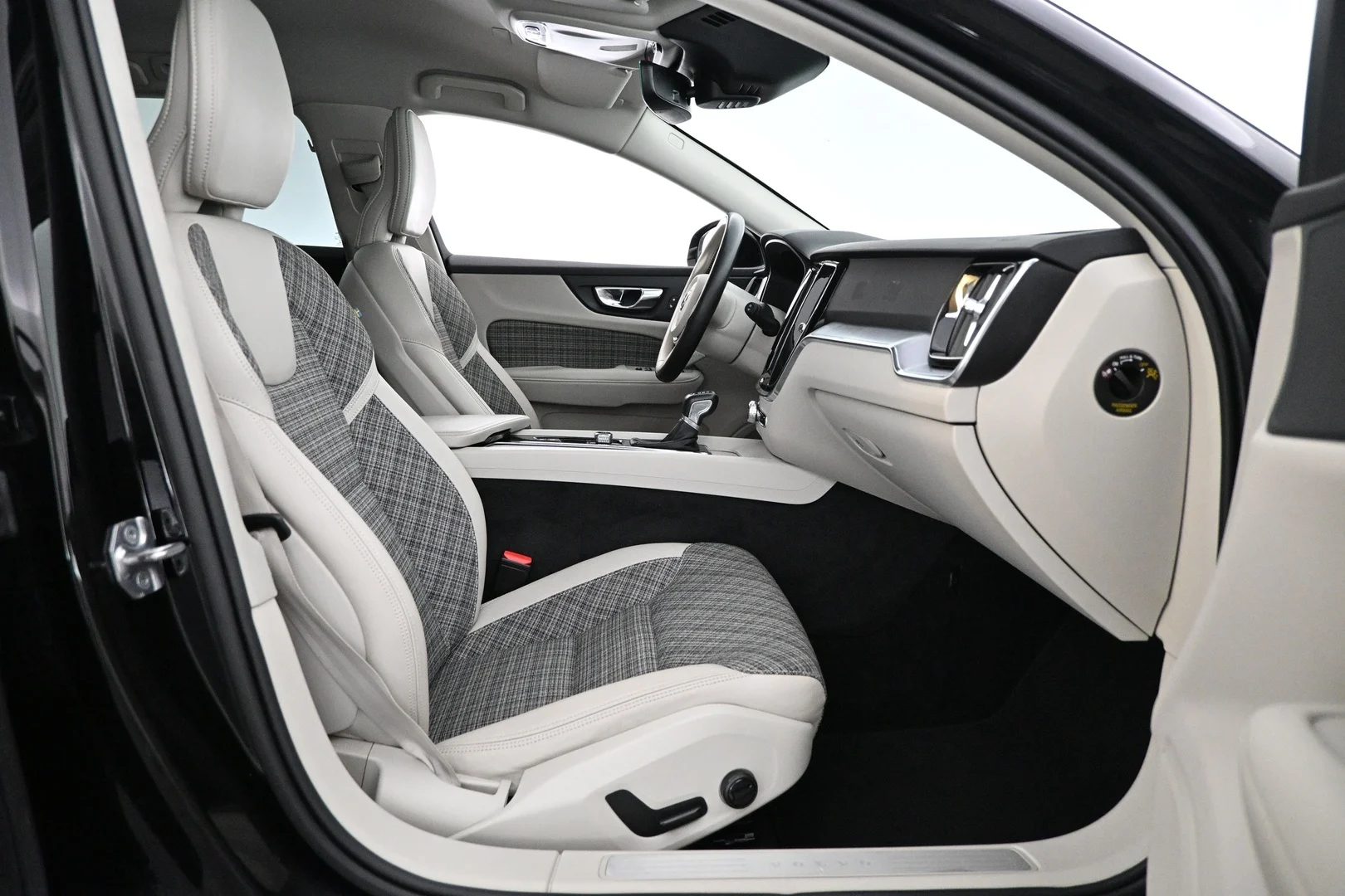 Car Image - 3BL3JSk6sVsJYIrglJrlfY
