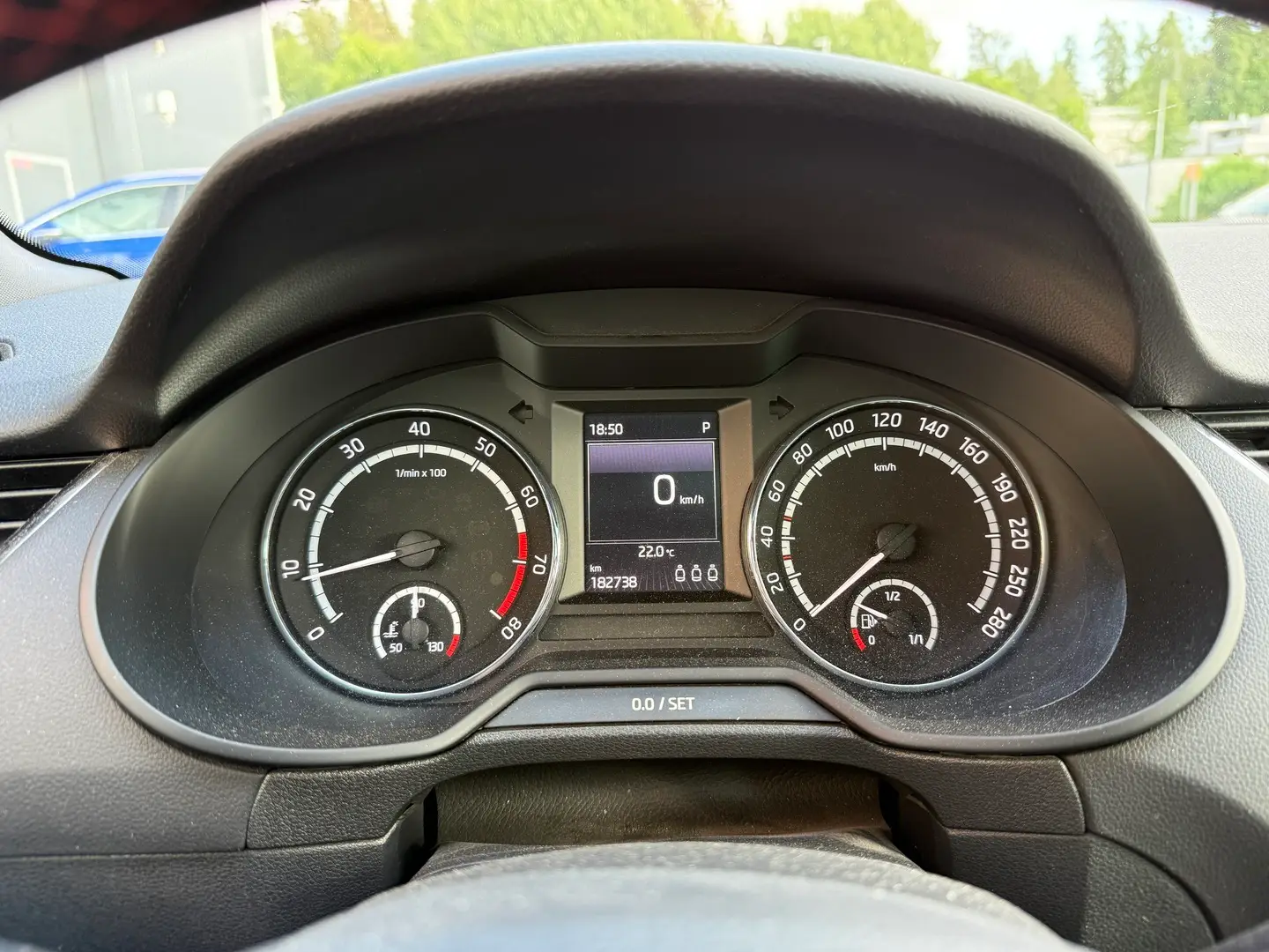 Car Image - 6CTqqYA2AOWUvMXFwuU5Kl