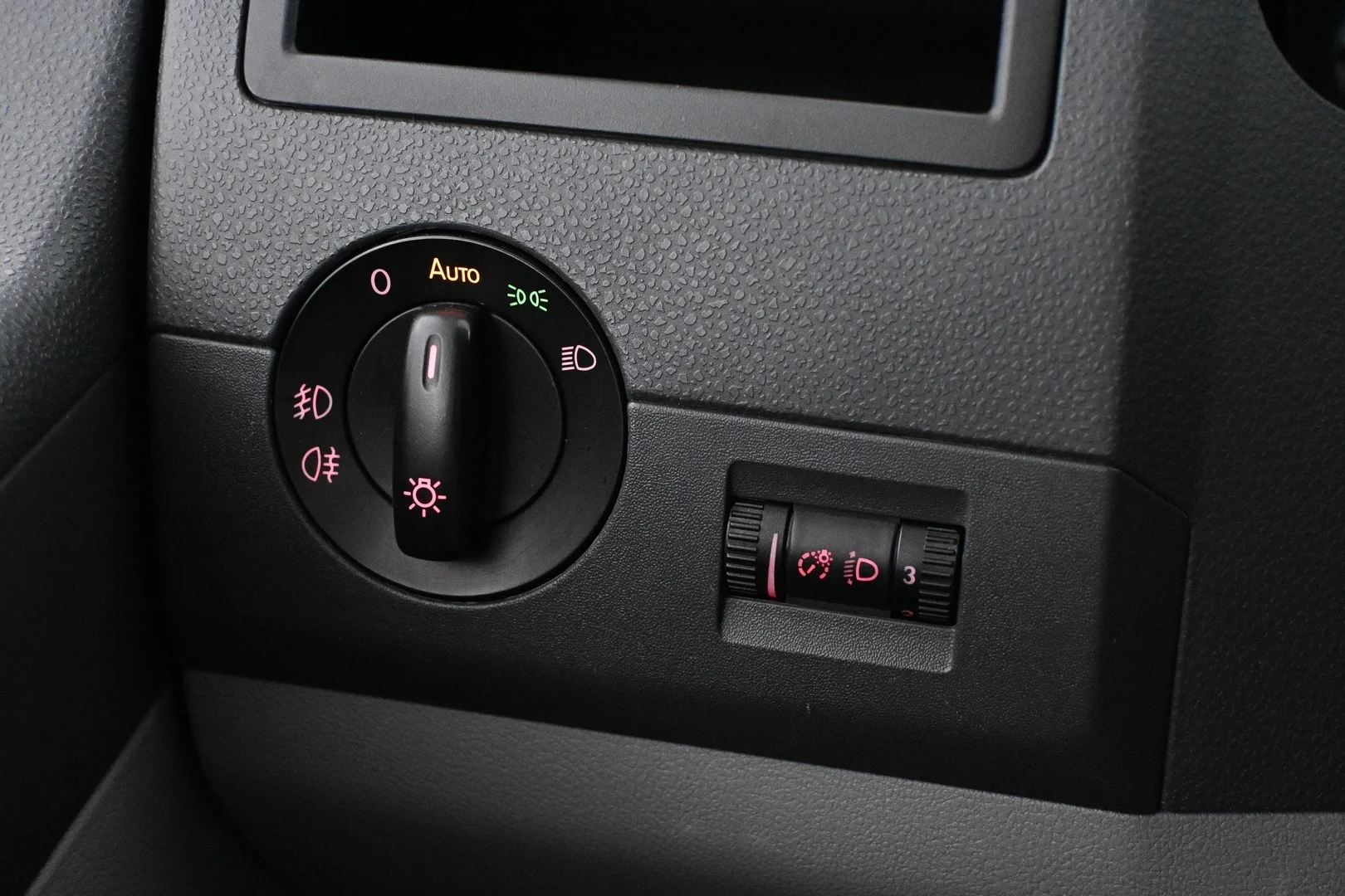Car Image - 2xtvRw9IgmpbBlDGveDVxz
