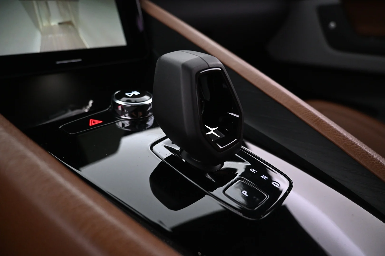 Car Image - 4HduEv3ukAXww3Qkd2JaaC