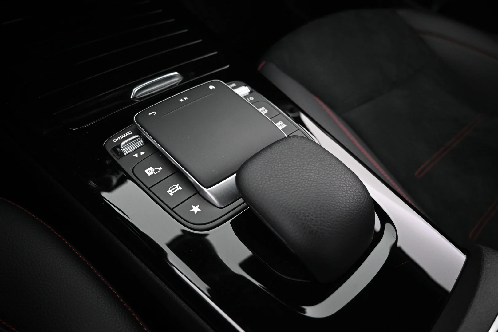 Car Image - 2YMbM2MQFOEgE2jTcjUrj