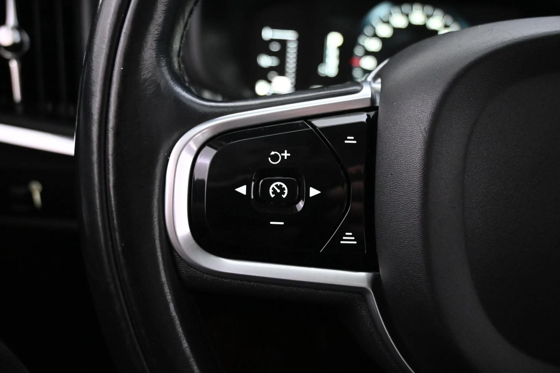 Car Image - 2h5C0H0yoW2ByiSO4k7Rfo