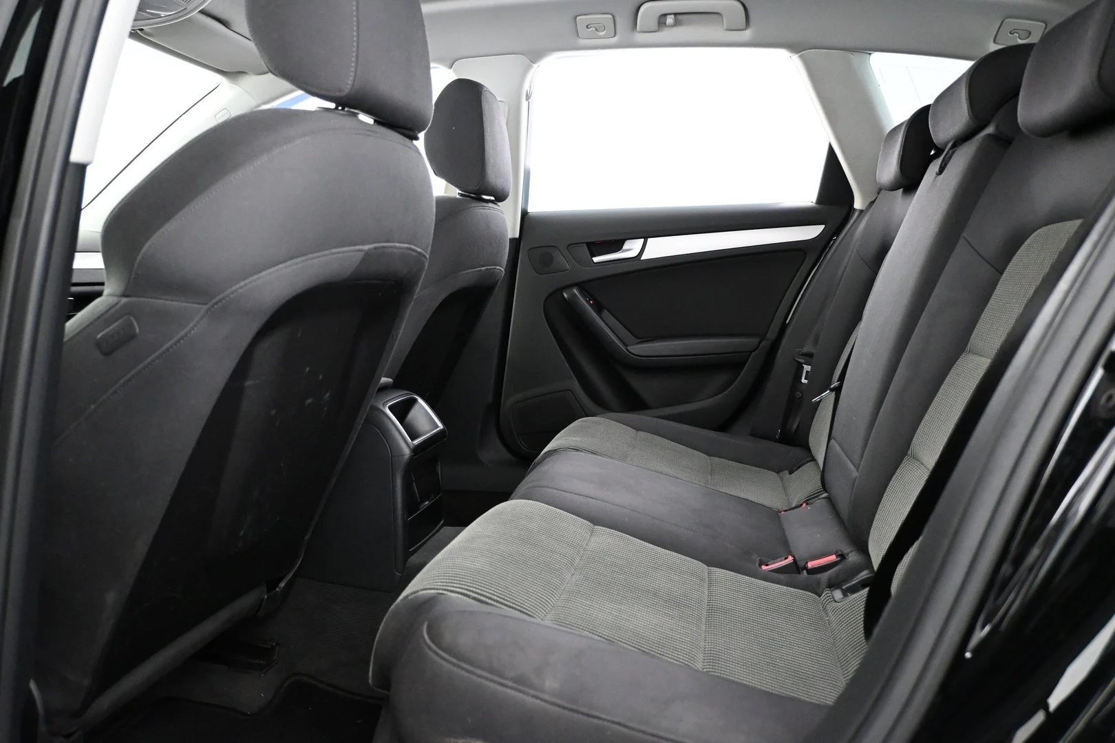 Car Image - tQpYGh72Y9LcvFpPVr6Sr