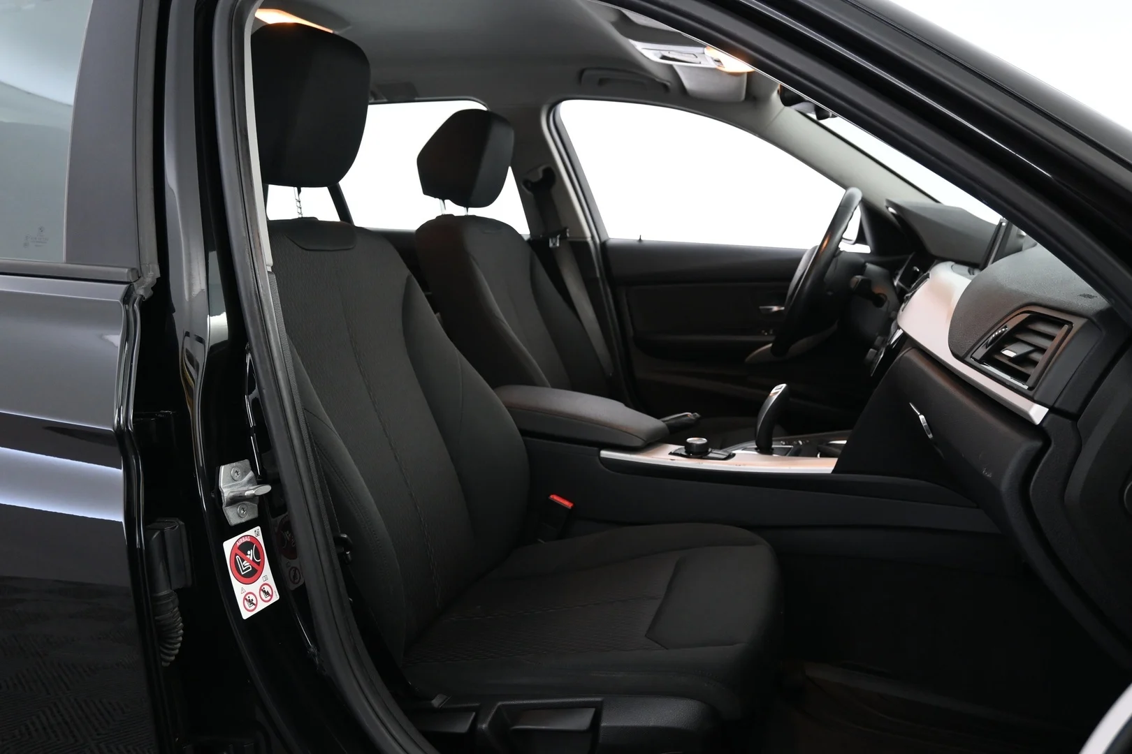 Car Image - 6A6Ha89uHVtjRqRDhjxOmf