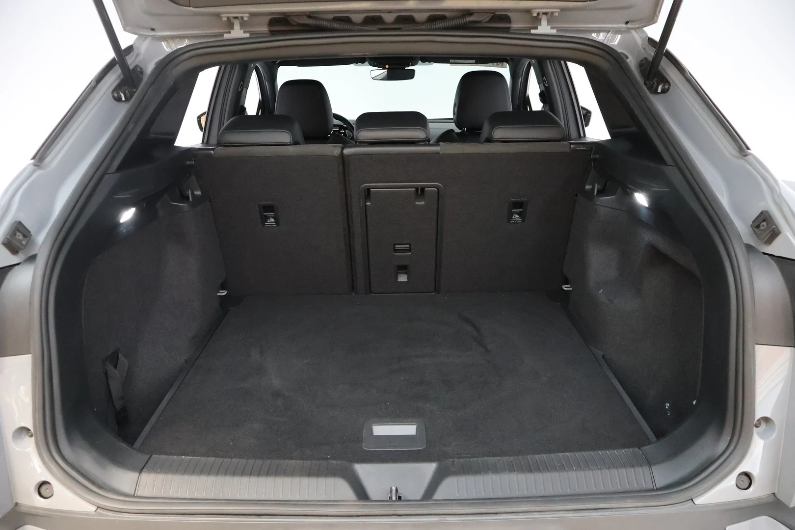 Car Image - 5jx8pfB6kaYn7hBNAAY8vM