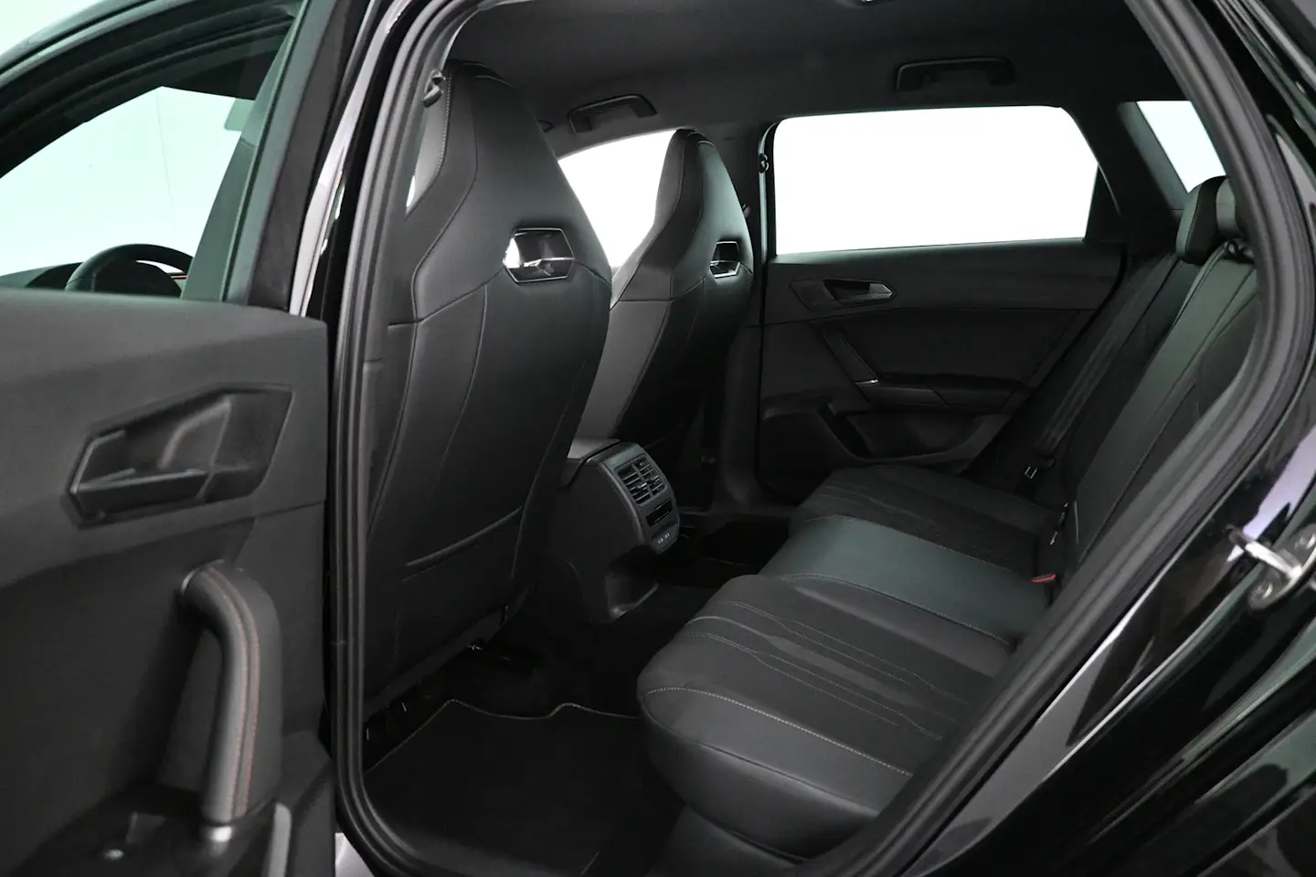 Car Image - 29D37sg4xuB4tpCftFD3pn