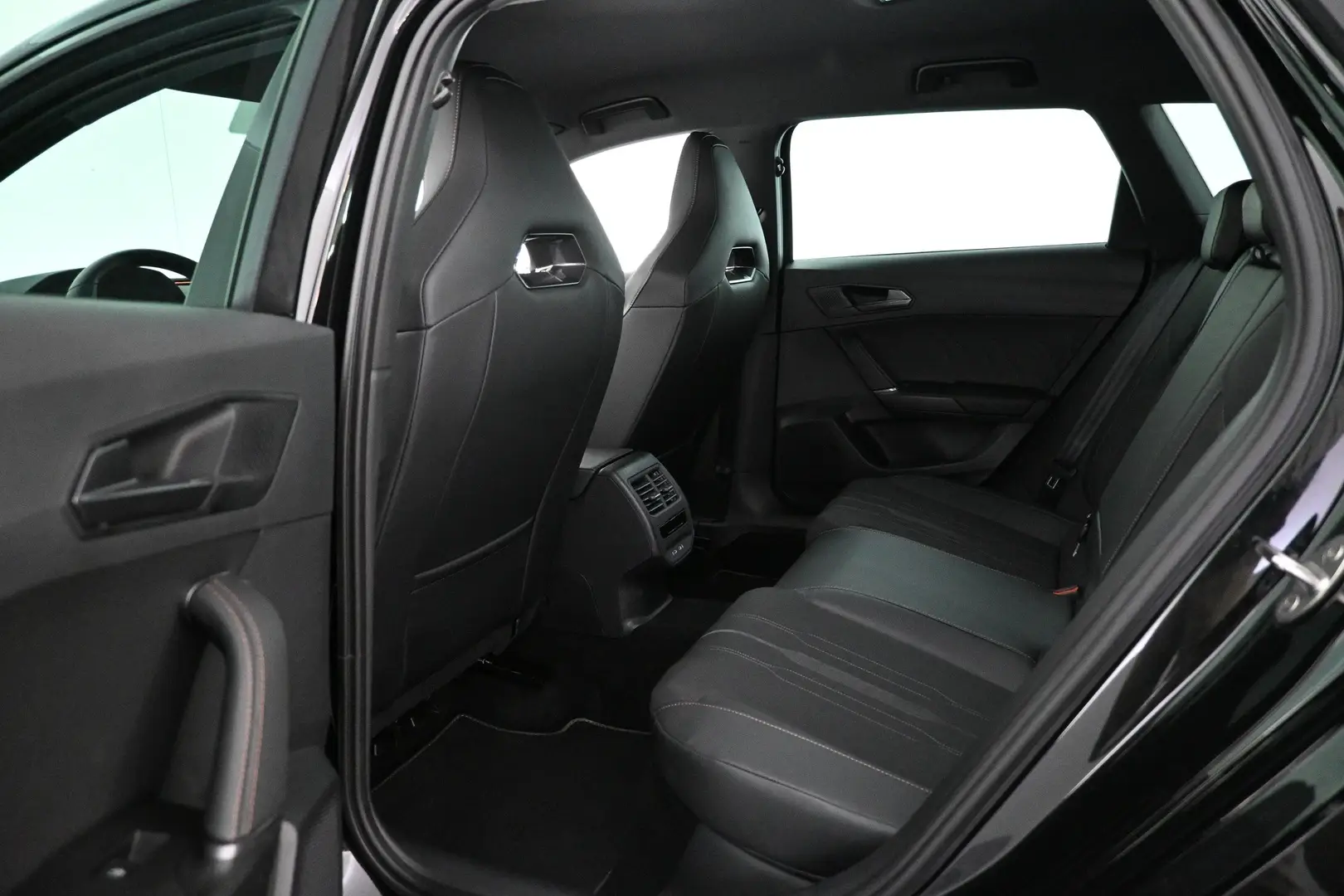 Car Image - 29D37sg4xuB4tpCftFD3pn