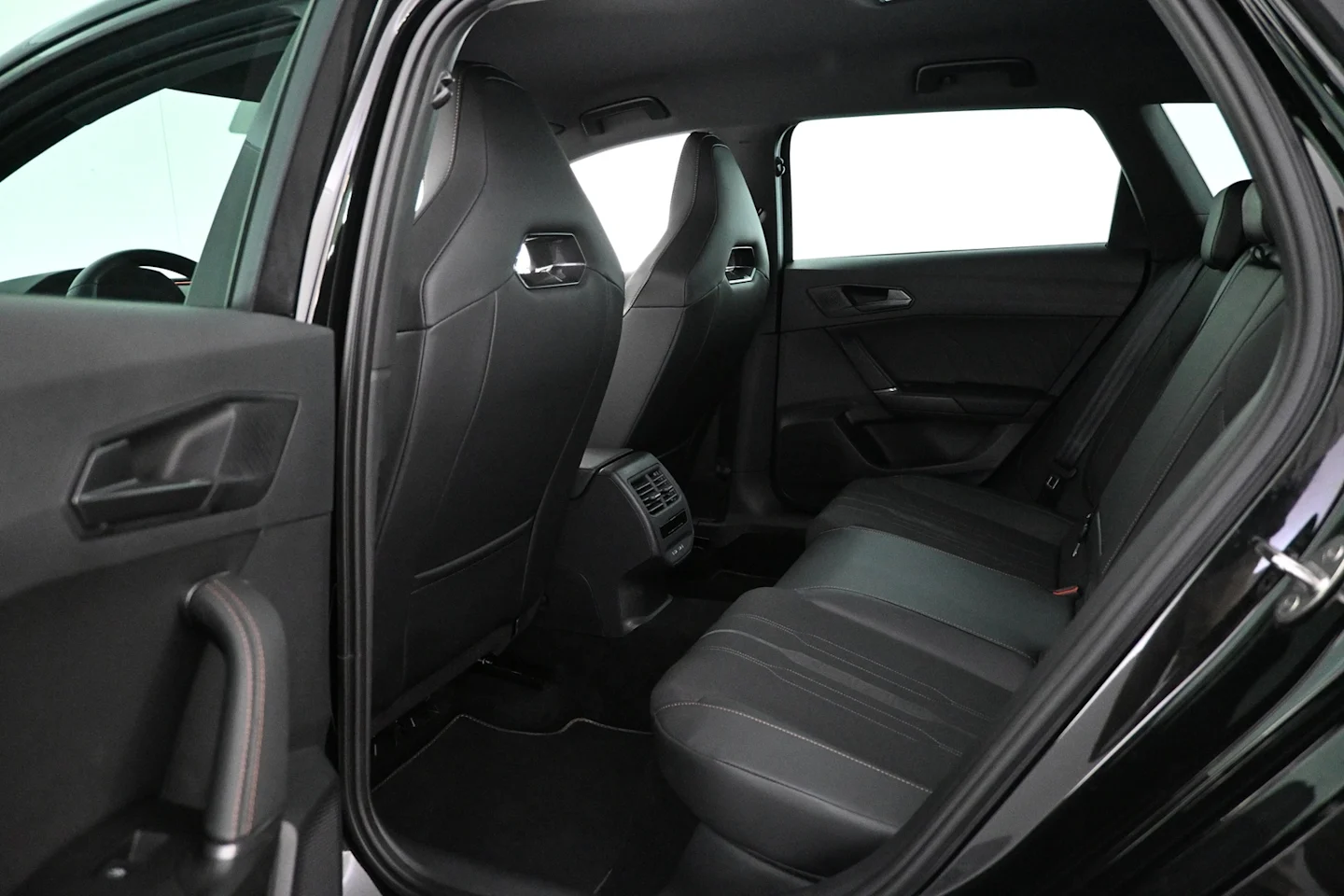 Car Image - 29D37sg4xuB4tpCftFD3pn