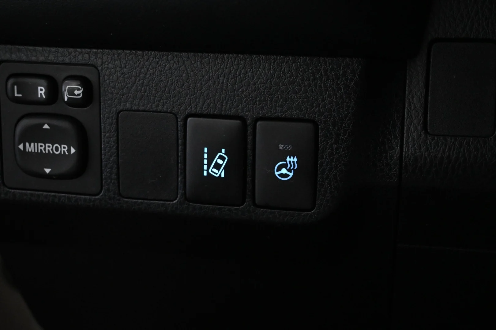 Car Image - RyOYXlLZwPC0aTGEDP7xU