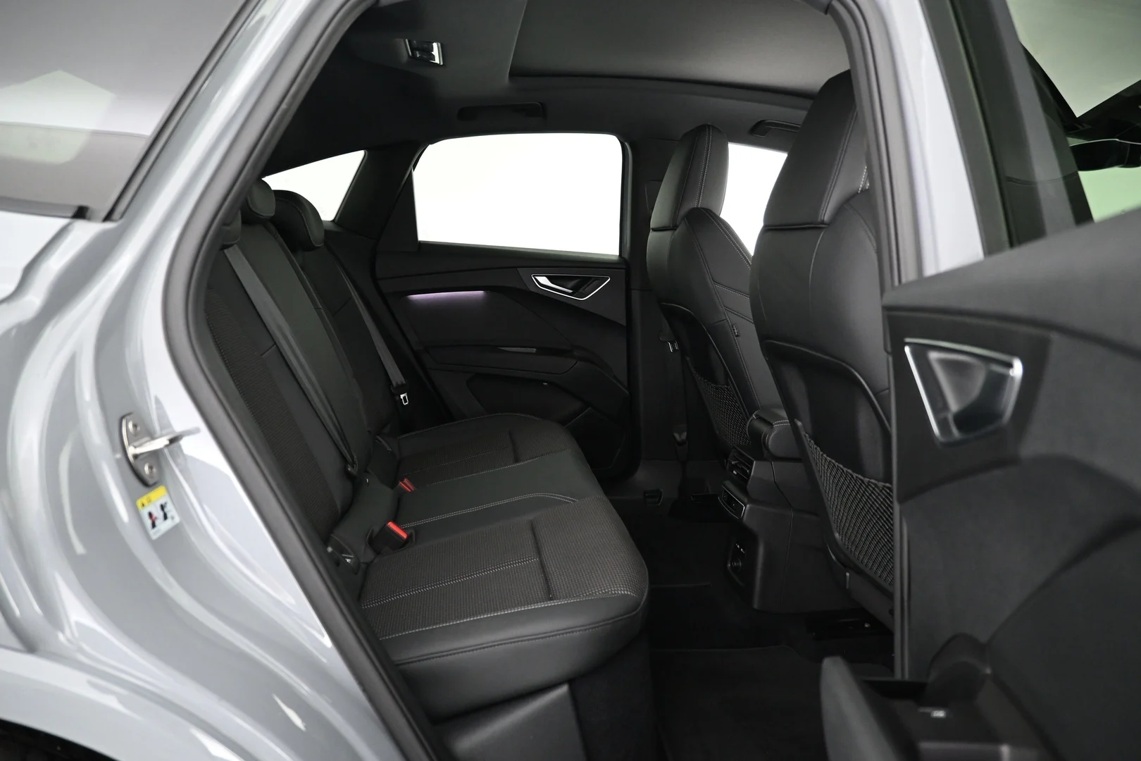 Car Image - 5yVo0KoJ2AiBu04l9eeKOX